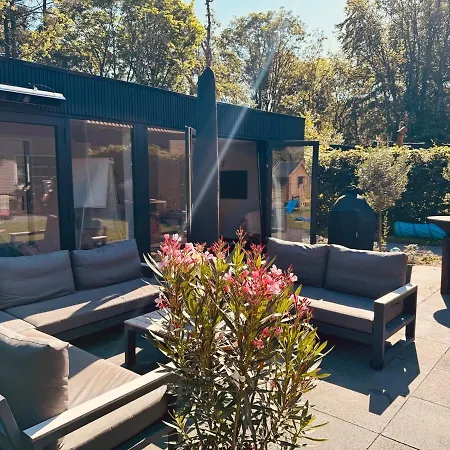Luxury Forest Cabin, 5 Min To The Apartmán Castricum